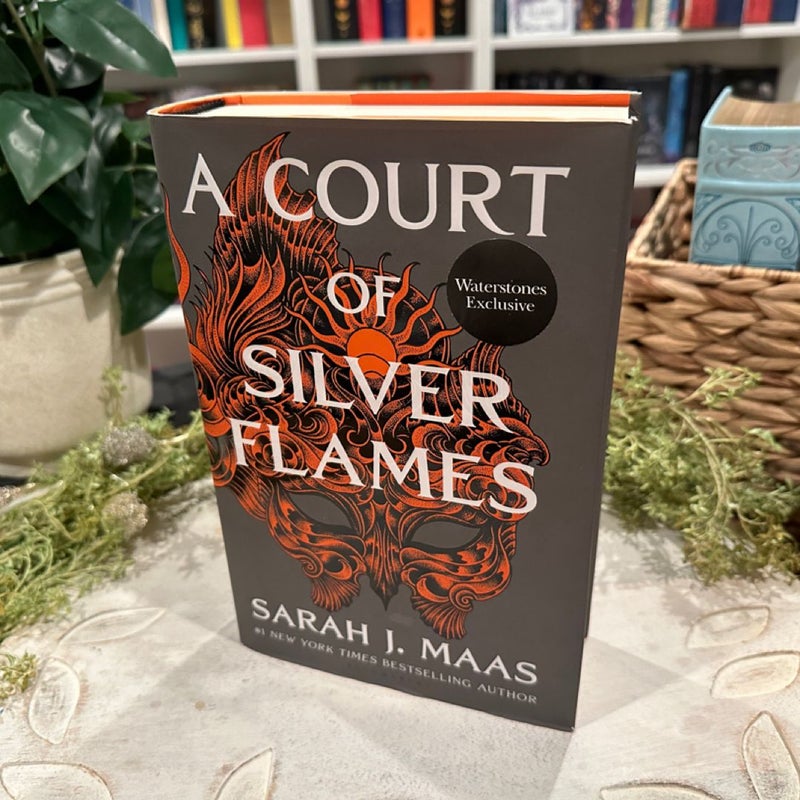 A Court of Silver Flames Waterstones Exclusive