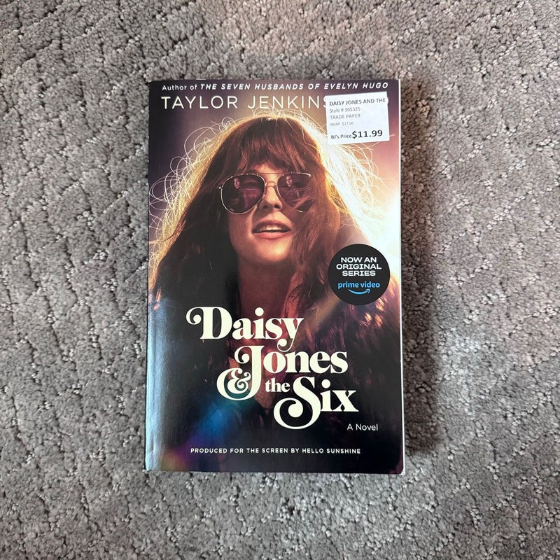 Daisy Jones and the Six (TV Tie-In Edition)