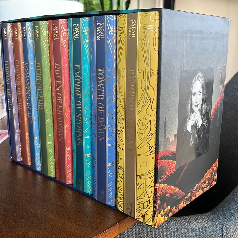 Throne of Glass Box Set— HARDCOVER, BRAND NEW, special edition OOP gold foil dust jackets