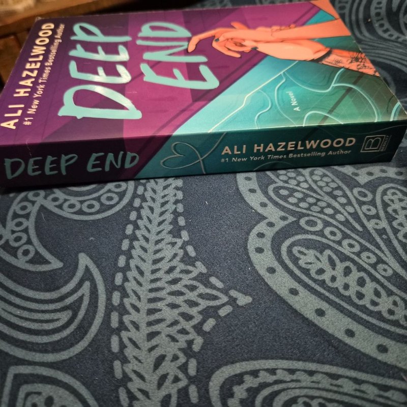 Deep End by Ali Hazelwood, Paperback | Pangobooks