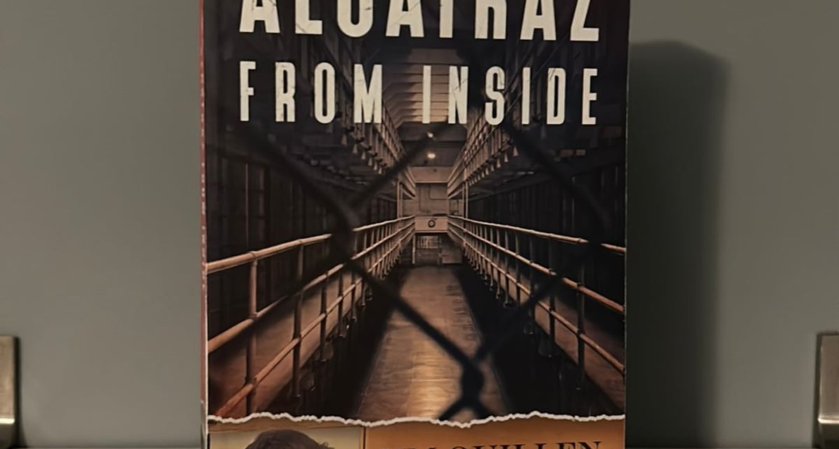 Alcatraz from Inside by Jim Quillen , Paperback | Pangobooks