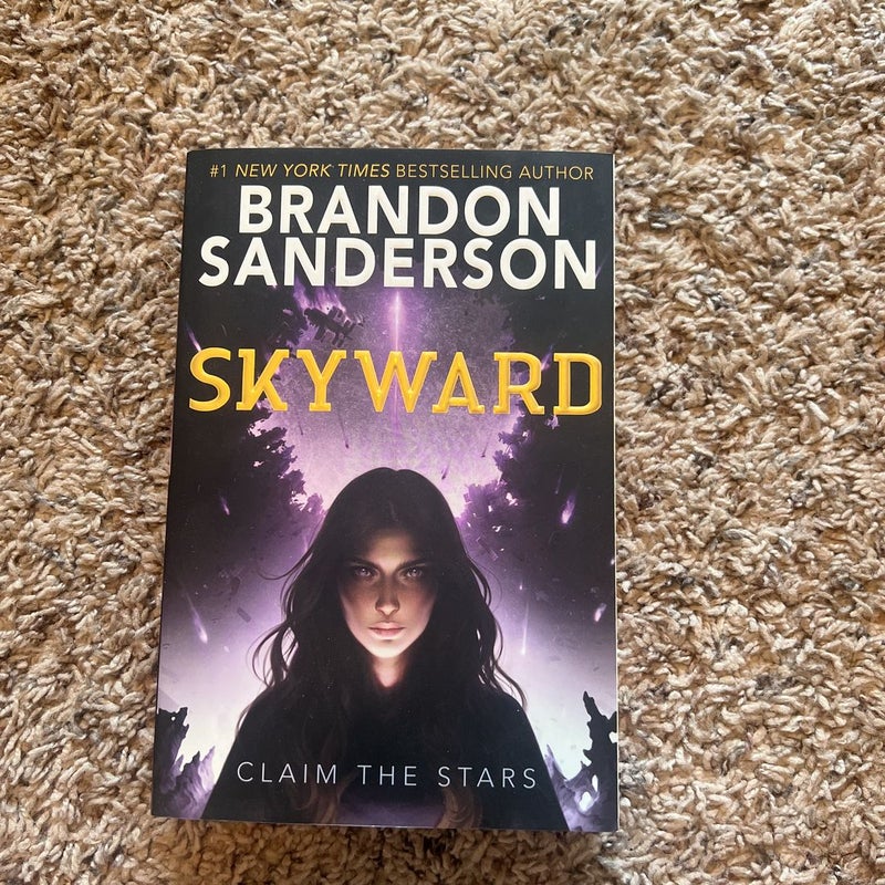 Skyward by Brandon Sanderson (very good condition)