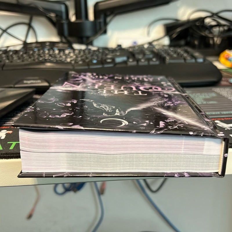 The Queen - Dark and Nerdy Book Box 