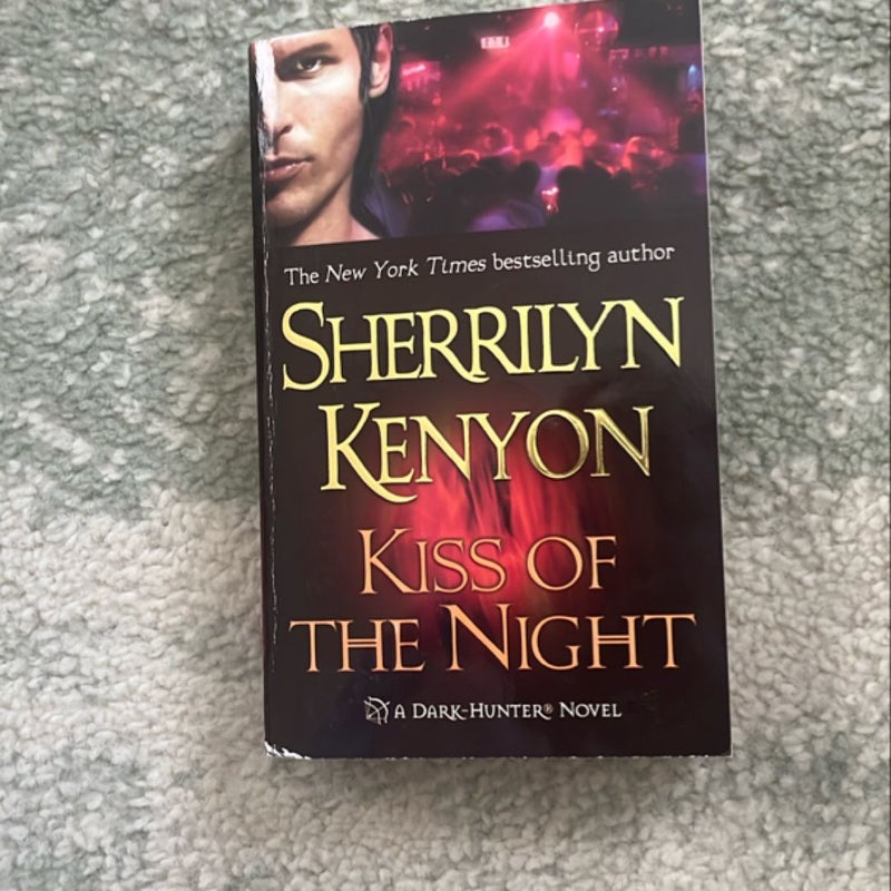 Kiss of the Night 5 Book Series