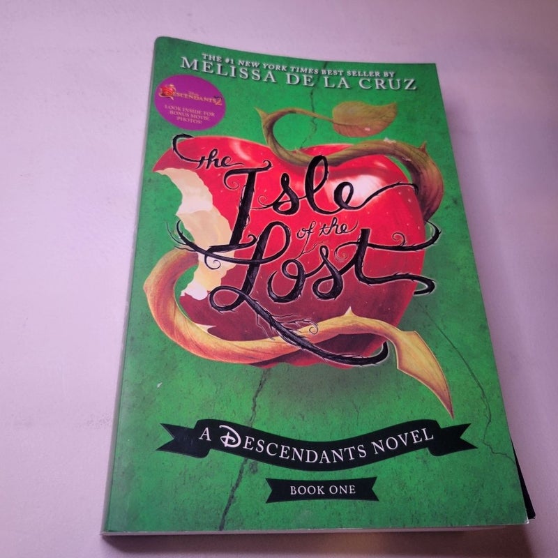 The Isle of the Lost (a Descendants Novel, Book 1)