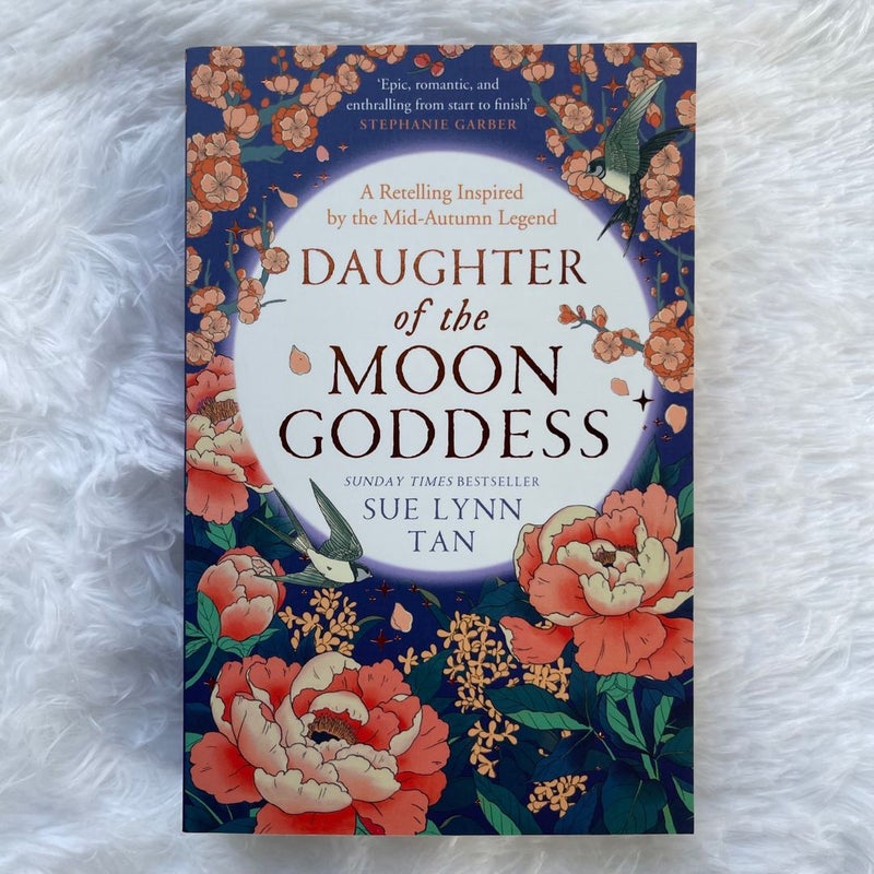 Daughter of the Moon Goddess and Heart of the Sun Warrior UK Paperback Set