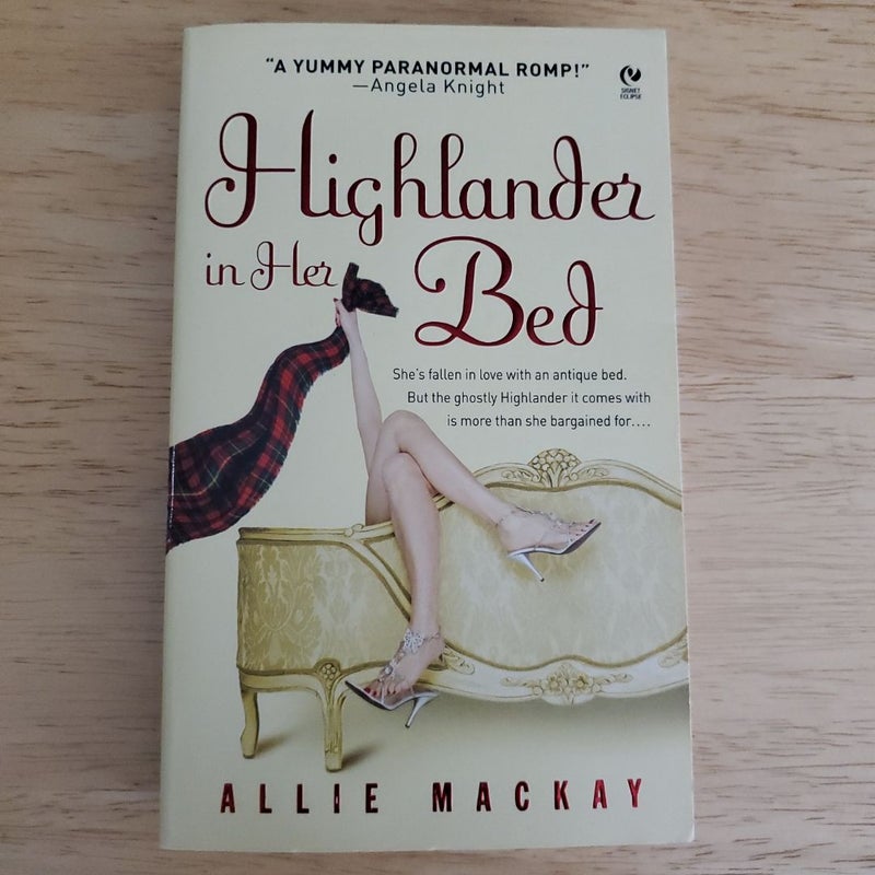 Highlander in Her Bed