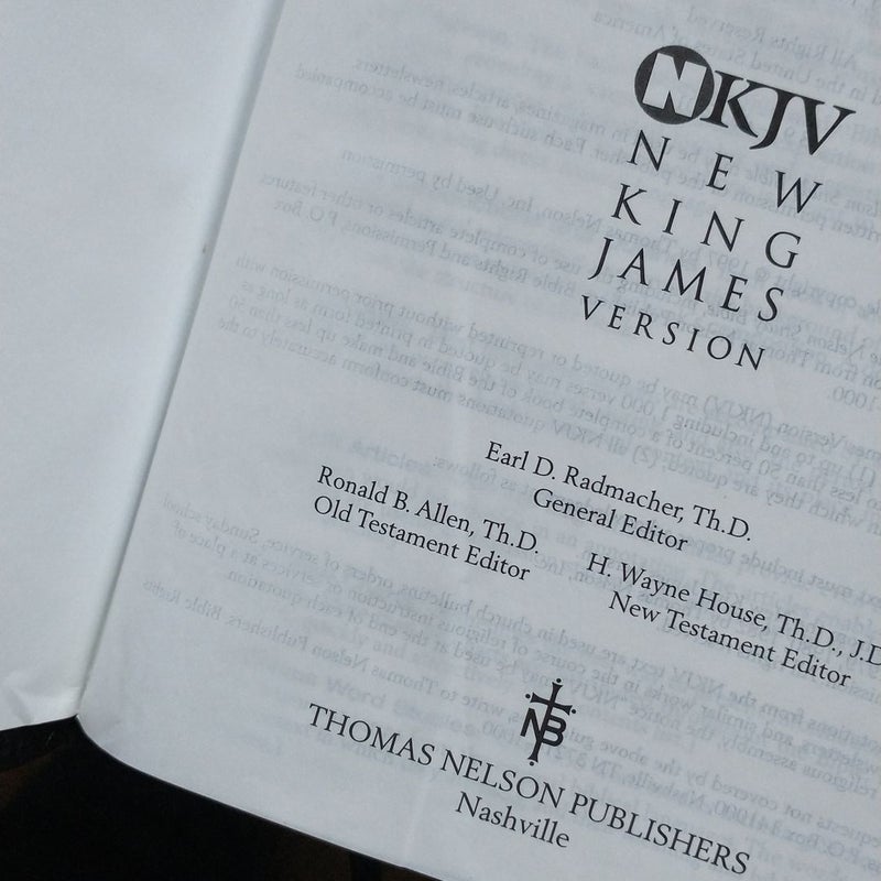 The NKJV Study Bible by Earl D. Radmacher, Paperback Pangobooks