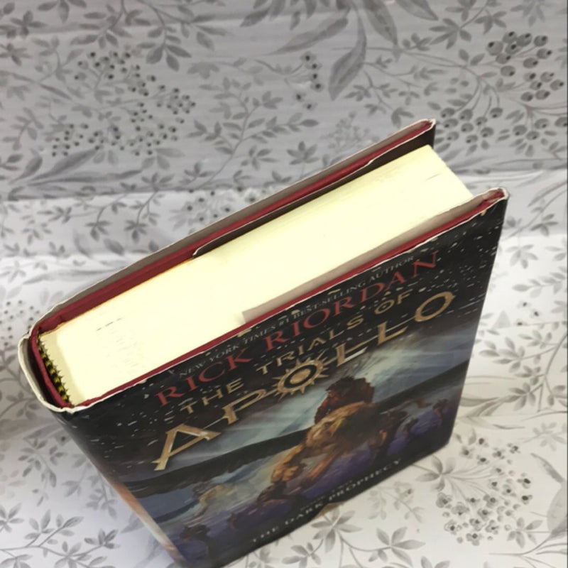 Trials of Apollo, the Book Two the Dark Prophecy (Trials of Apollo, the Book Two)