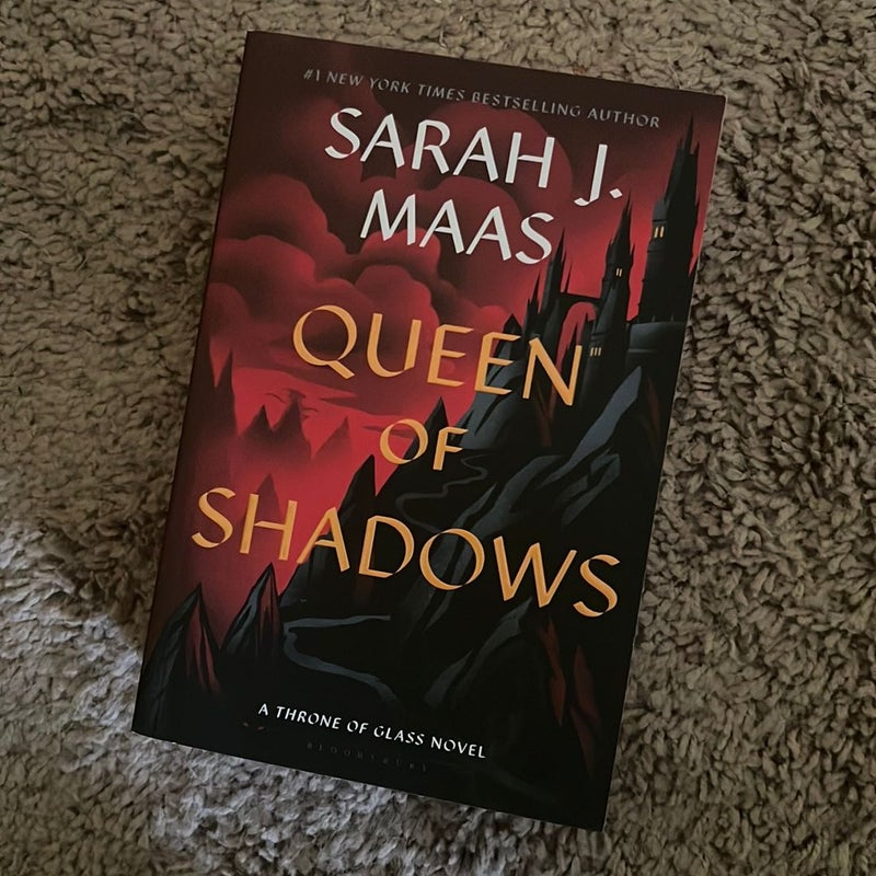 Queen of Shadows by Sarah J. Maas, Paperback | Pangobooks