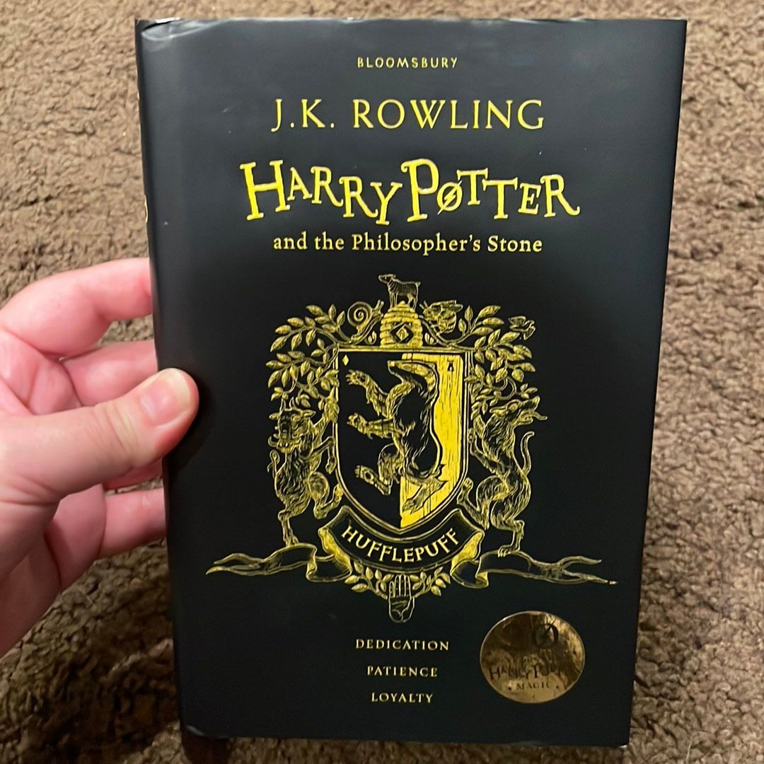 Harry　Hufflepuff　K.　Hardcover　Potter　by　Edition　and　Stone　the　Philosopher's　Pangobooks　J.　Rowling,