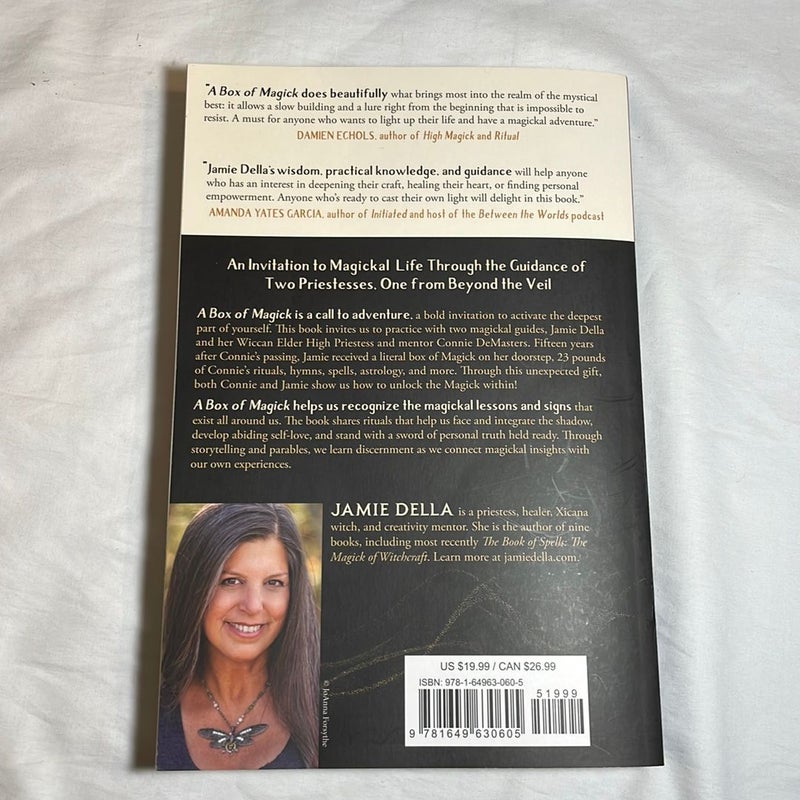 The Book of Spells by Jamie Della: 9781984857026 | :  Books