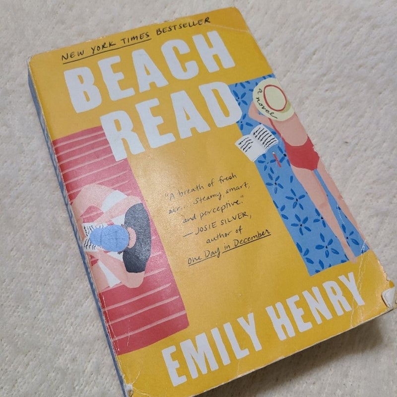 Beach Read book by Emily Henry

