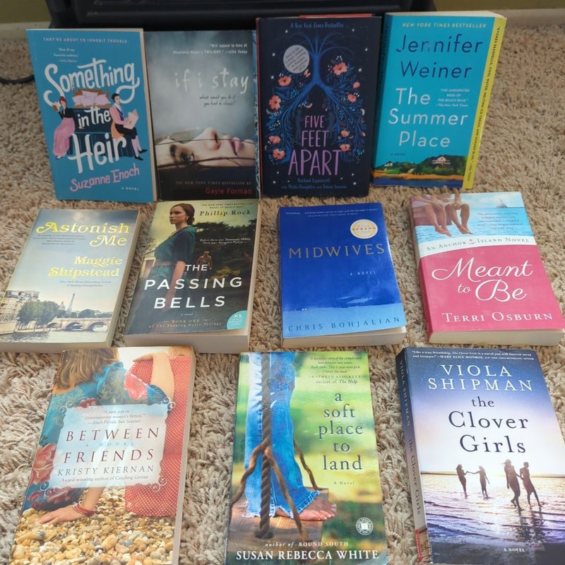 Assortment of woman's reading bundle