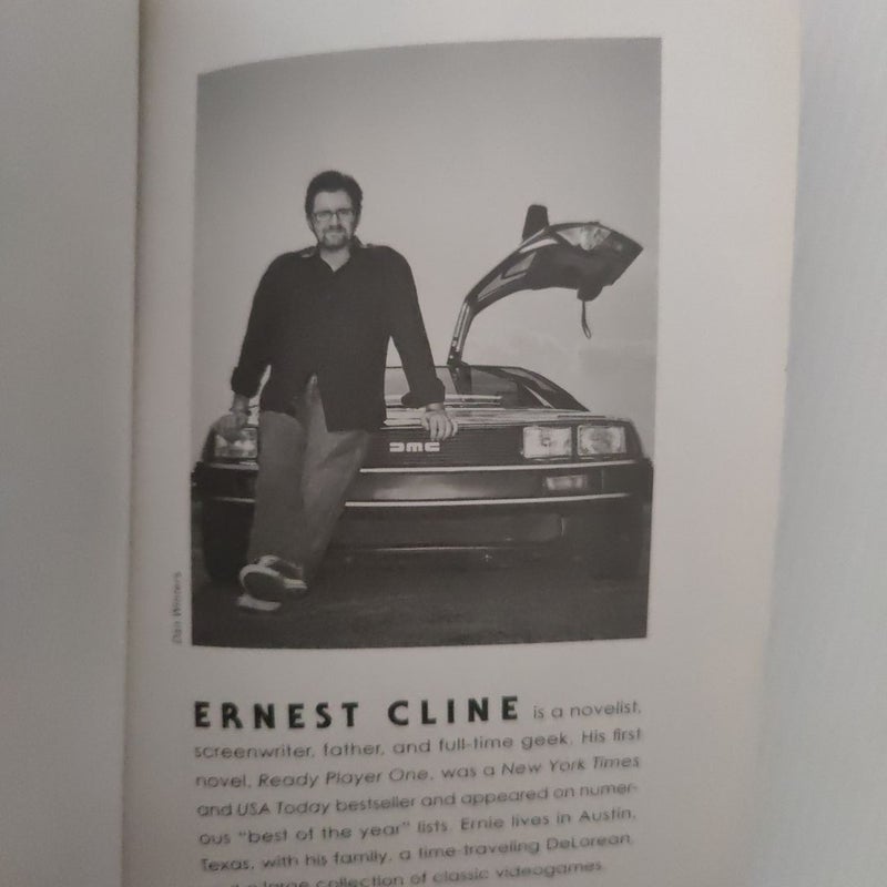 Armada Ernest Cline Paperback 