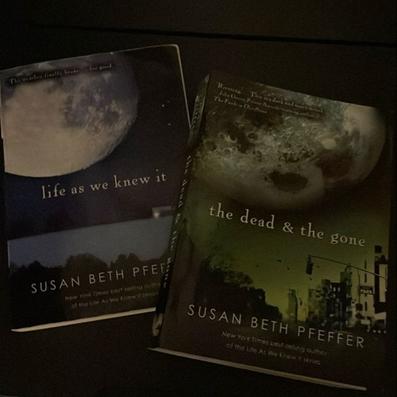 Bundle:The Dead and the Gone & Life as we Know it