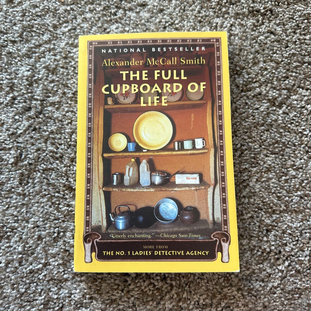 The Full Cupboard of Life by Alexander McCall Smith Paperback