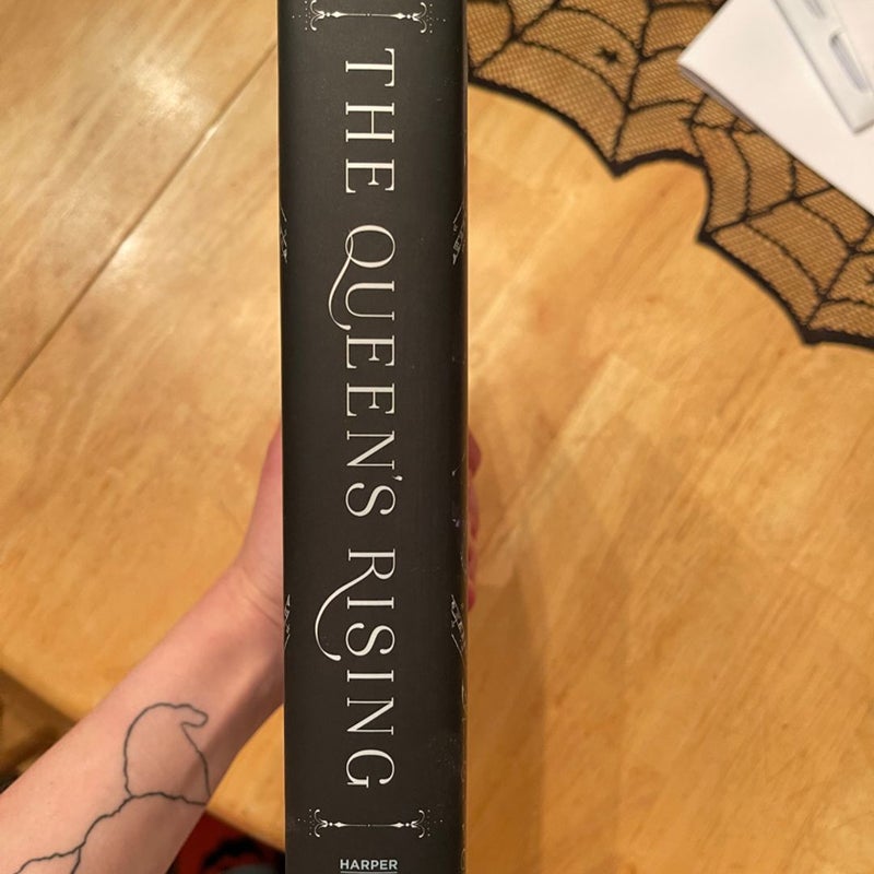 The Queen’s Rising by Rebecca Ross, Hardcover | Pangobooks