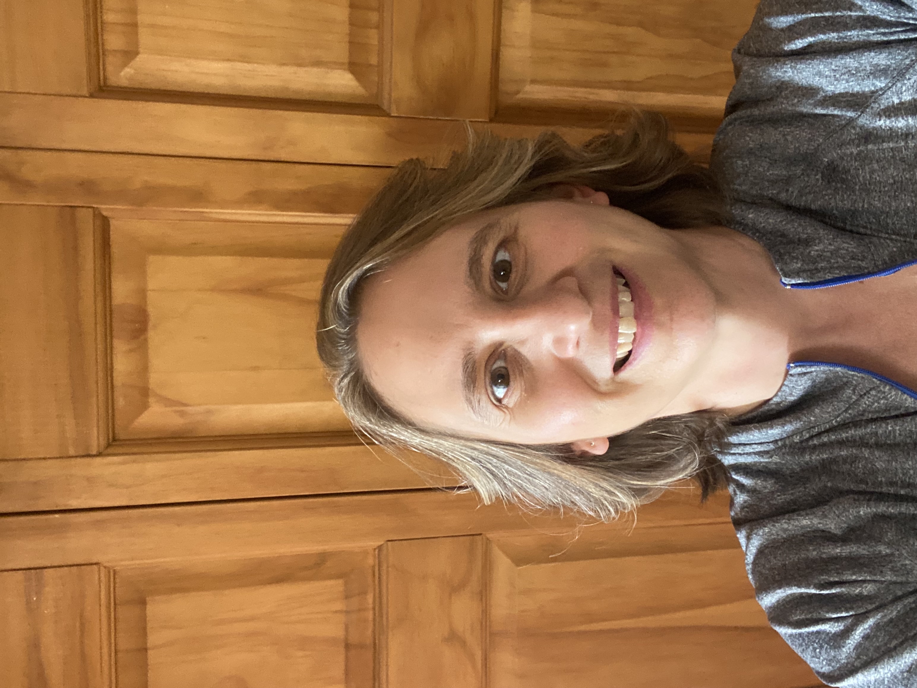 Amy’s bookshelves😊