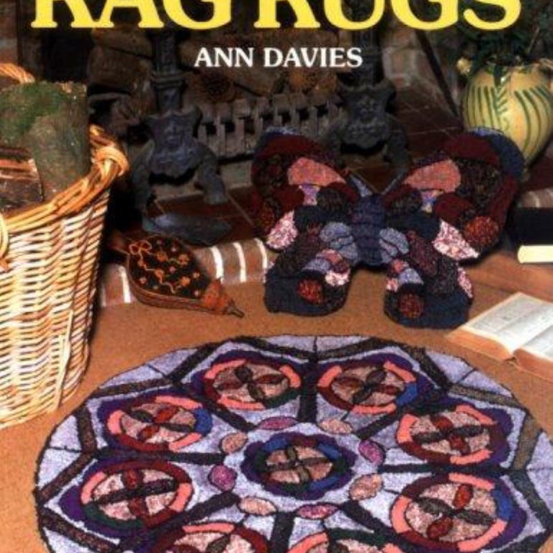 How to Make Hand-Hooked Rag Rugs