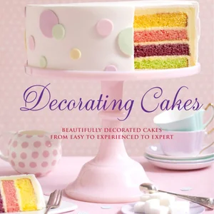 Decorating Cakes